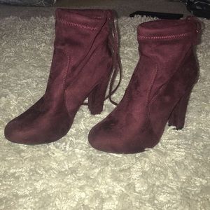Maroon tie ankle boots
